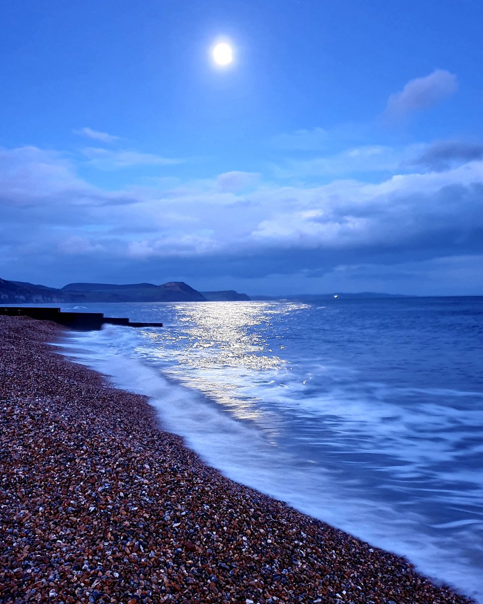 Rob James tweet media