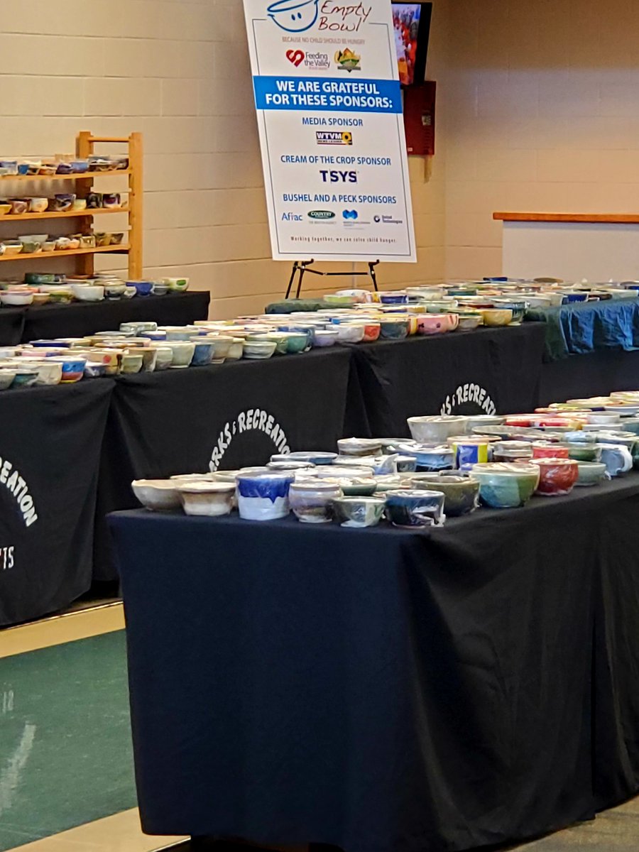 ChuckEasters's tweet photo. @RivertownToyota 
@EastersJen
Great event today volunteering at Empty Bowl, a Feeding the Valley event. No one should go hungry. End food insecurity in Columbus. https://t.co/K7UR4b2Y2y