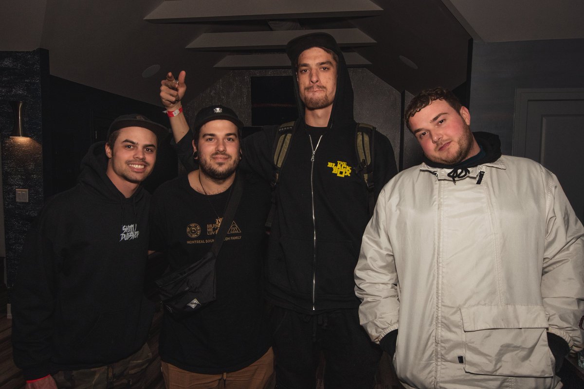 wraz_dubs's tweet photo. Some shots from last week in Chicago πΊπΈ Had a great time with all the new homies πππ¨π€
Big up @dalekone21 DE-TΓ and Sonorous Events π₯
-
-
-
-
-
#dubstep #chicago #wraz #dalekone #detu #ddd https://t.co/2EiX5zGGf1