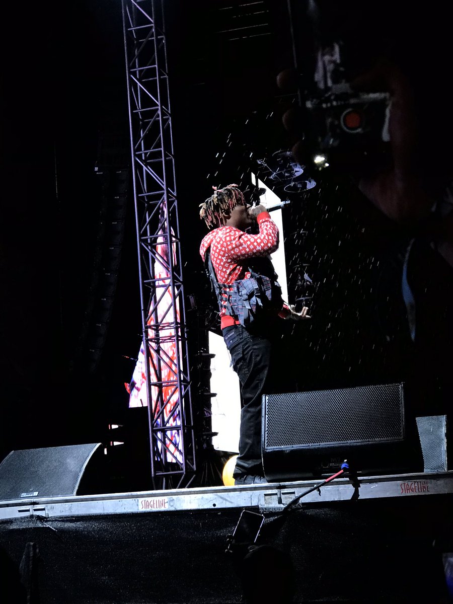 lamigradelgado7's tweet photo. @thesummersmash It was iconic 🙏🏽 @LyricaLemonade @thesummersmash #juiceforever https://t.co/ZjEuMiN7bx