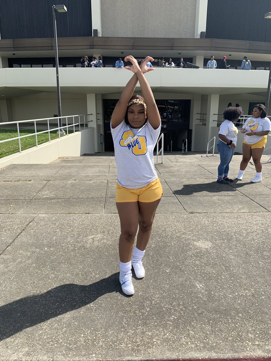Jamiah_Marie__'s tweet photo. Hey guysss Silent Killa for the check in🤣💙💛!! Ft. My Capt! ❤️
#CodeBlue
#CaptainandCoCaptain✨ https://t.co/CzKZqiNqyf
