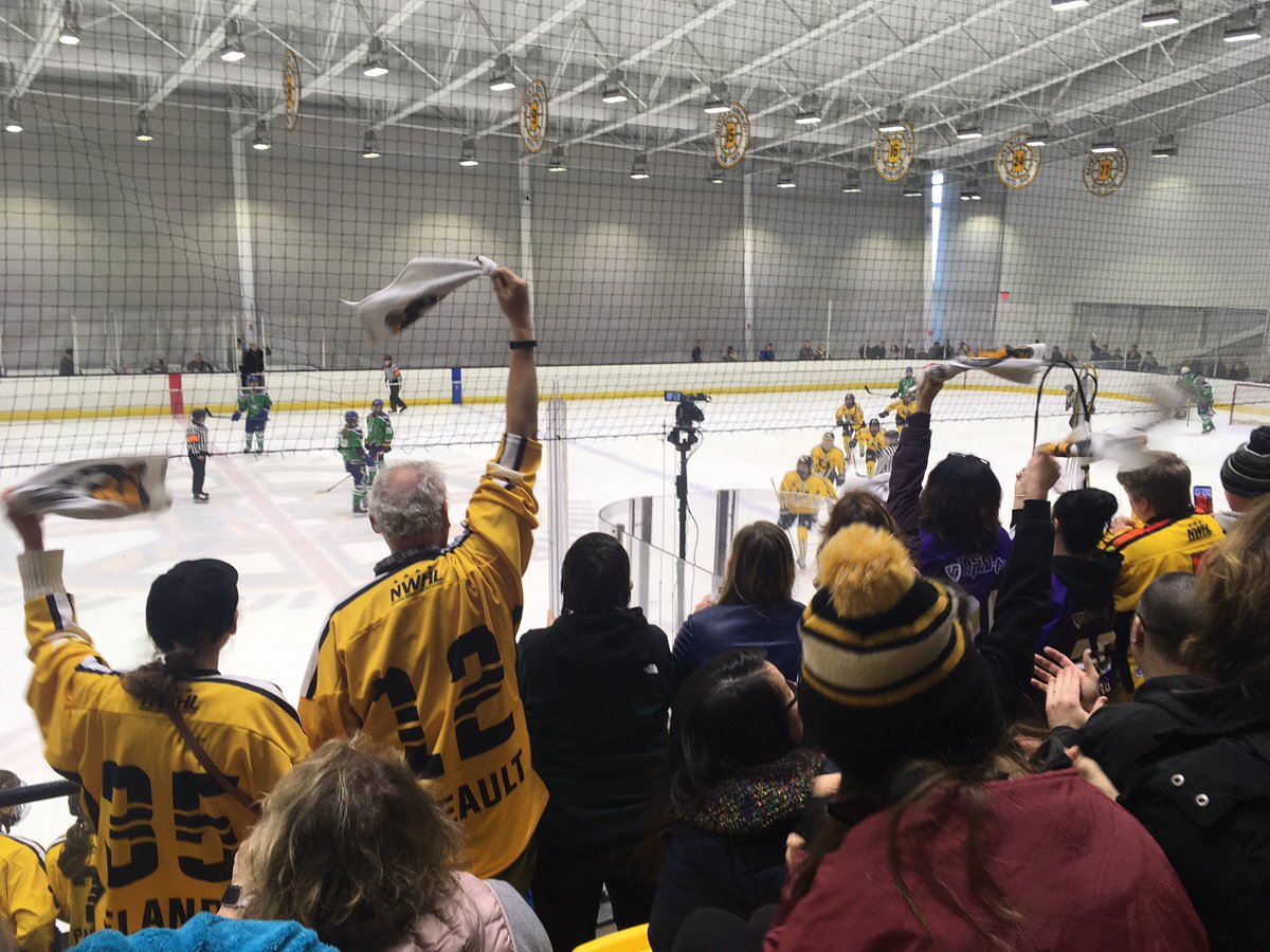 puckish__'s tweet photo. Pride up 3-1 with 9:30 left in thr 3rd and the Pride crowd continues to be pumped! Love to See It! #CTWvsBOS https://t.co/VWVNcM8ilw