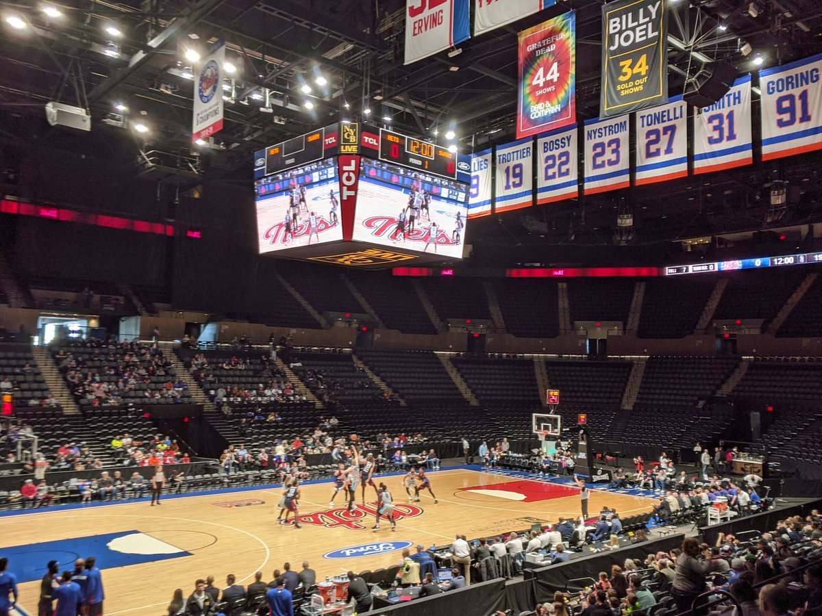justin_paley's tweet photo. At @NYCBLive for @nbagleague action with @MachadoJennie. Greensboro Swarm at @LongIslandNets #LongIslandNets #LINets #Nets #gleague #probasketball #basketball #nycblive #nassaucoliseum #longisland https://t.co/UDqKD83y8C