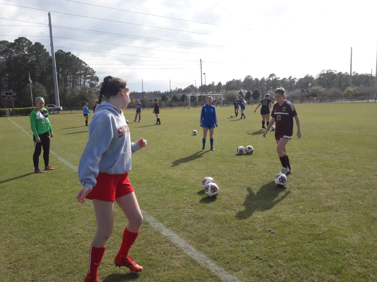 CFreemanJAX's tweet photo. Here's the scene at the annual Northeast Florida Senior All-star Classic for soccer at Patton Park. Top girls around the First Coast to kick off one more game in their high school careers. Boys to follow at 7. https://t.co/LjeEVPhWe5