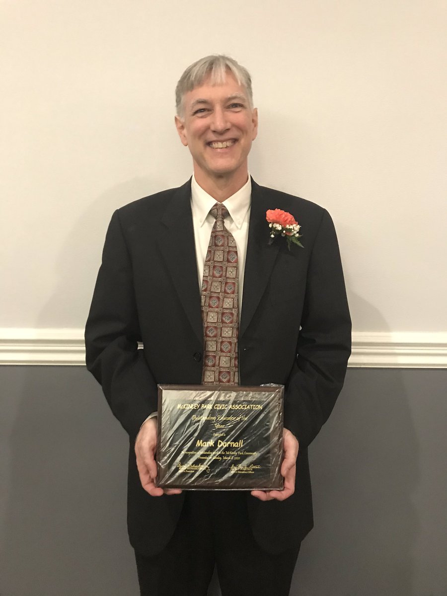 KellyPrideCPS's tweet photo. Congratulations to Mr. Darnall for his teacher of the year award from the McKinley Park Civic Association. The best are with @ChiPubSchools. Mr. Darnall is an extraordinary AP Cal teacher. #KellyPride. https://t.co/xx8h8S8MOm