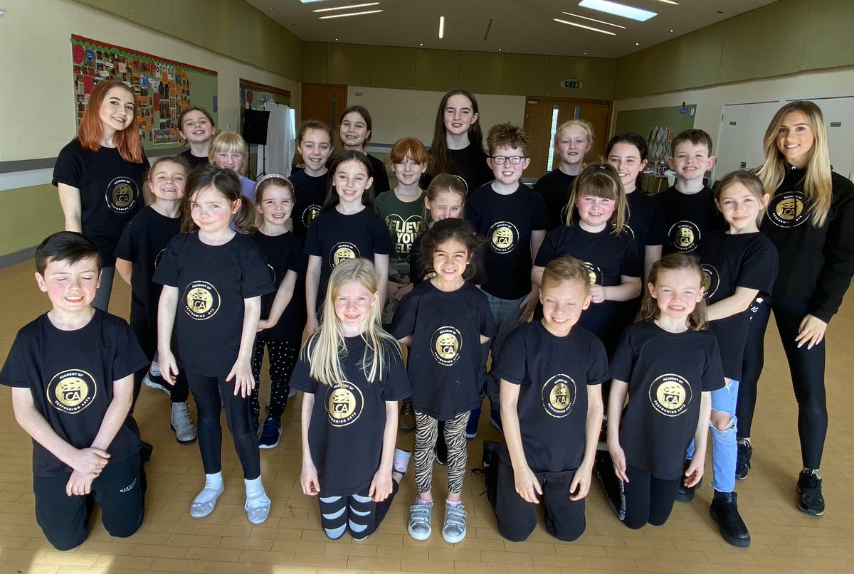 ange_ham's tweet image. Worked at @DavidLloydUK #Lichfield  party with @Samrabone Friday, delivered TV acting classes to 50 kids @LCAperformers Saturday, prep for @BeCoMeCast Masterclass &amp;amp; TV series self tape @herotalentgroup Sunday. Busy weekend @EllieHam #InternationalWomensDay #NotAfraidOfHardWork