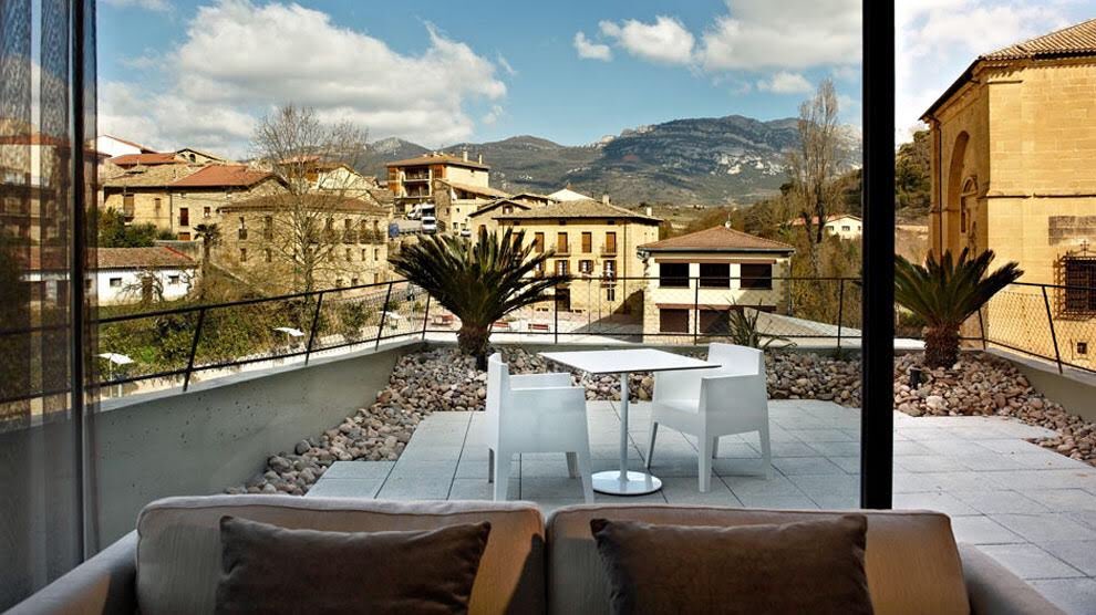 tecnopolgroup's tweet photo. 💭Hotel Viura In #Spain #Designhouses has created a spectacular #hotel in its form and with a careful #interiordesign. In this #work we have used the #Waterproofing of #roofs #terraces #concrete #walls and #gardens with #TECNOCOAT P-2049. 👉https://t.co/MYhmsrMg3h https://t.co/tHWZUDOzeQ