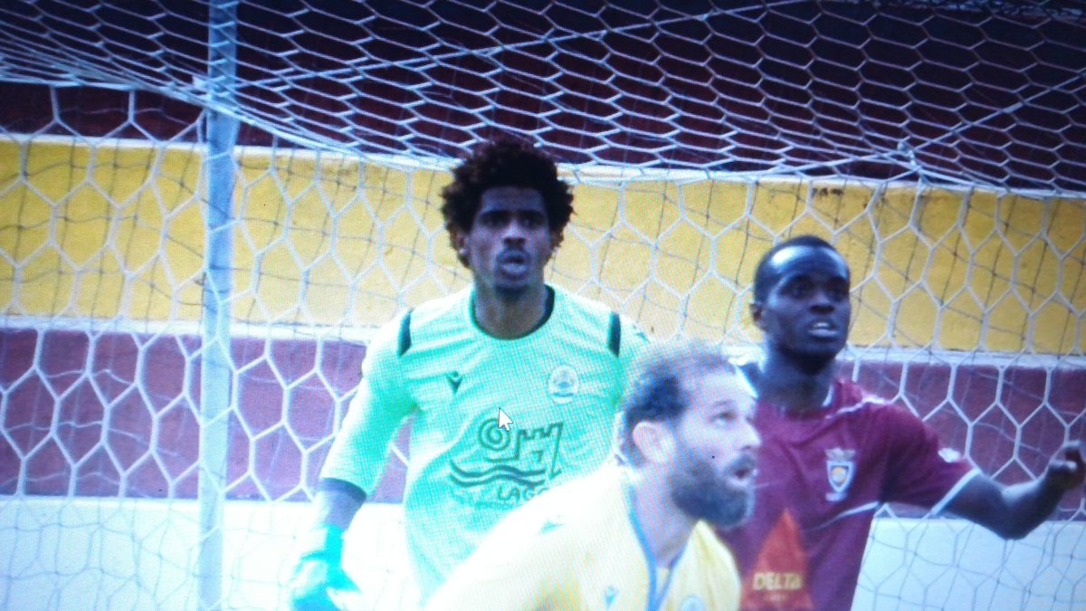 MateusMirandaF2's tweet photo. @BitFut, é impressão minha ou esse goleiro parece um regen do FIFA?? 😂😂
P.S. Ele joga no Esperança de Lagos em Portugal, jogou hoje contra o Clube Oriental de Lisboa; eu sou o fotógrafo (ainda que amador) deste último time 😁😁 https://t.co/InVn5o1KLo