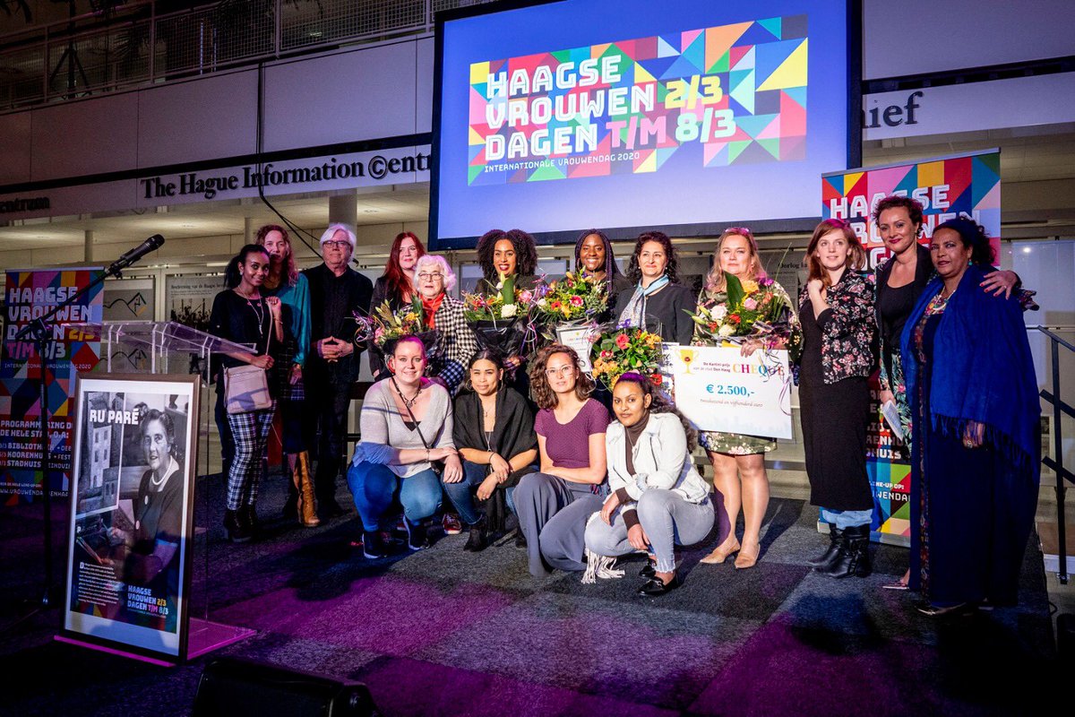 Newsroom070's tweet photo. Mijn Buuf wint de Haagse #Kartiniprijs 🏆 Een emancipatieprijs voor een persoon of organisatie die het afgelopen jaar veel heeft betekend voor de emancipatie van vrouwen in Den Haag. De 2 andere finalisten waren Joan Biekman en Fatma Aktas #vrouwendagdenhaag 💪🏿 https://t.co/iwa2JMMDnx