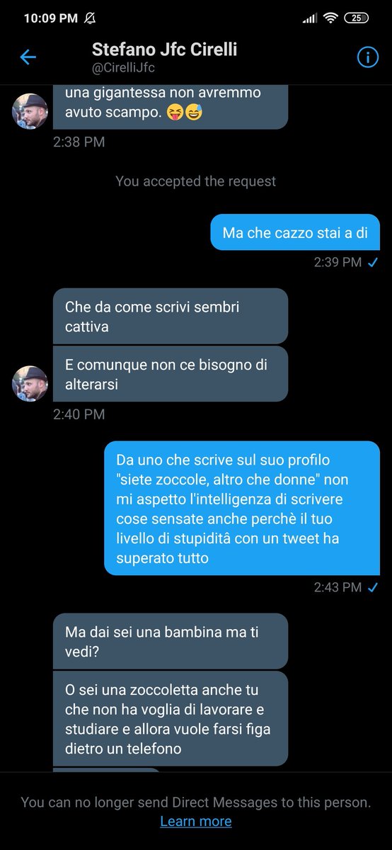 curlymia_'s tweet photo. Mi insulta senza motivo e pubblica lo screen del mio profilo dicendo falsitá? A che pro? Non sapete come sfogare la frustrazione di essere coglioni patentati, ed ecco cosa fate. 
Malati di mente.
Gli applausi vi ci vogliono.

#findom #finD https://t.co/p6sOehWLPN