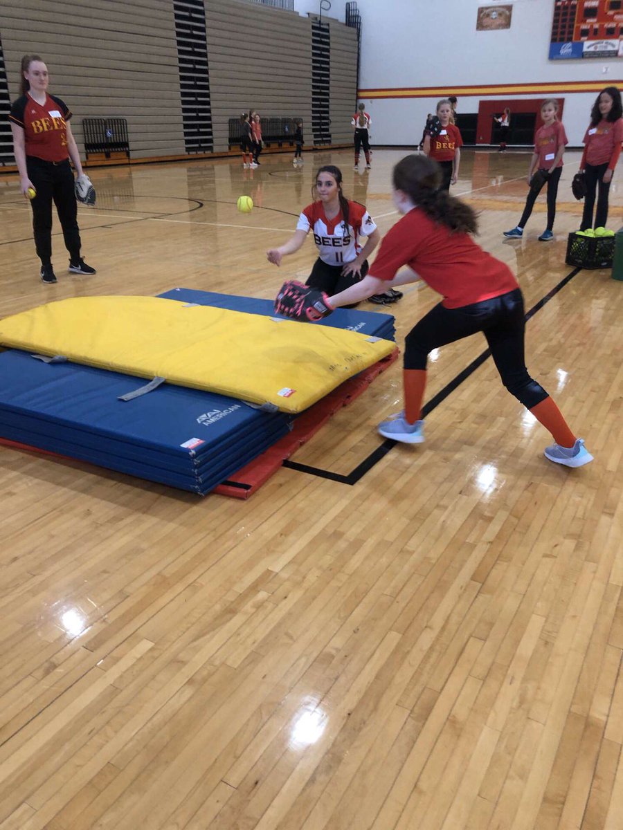 softball_bees's tweet photo. https://t.co/RWwPyqvEmX