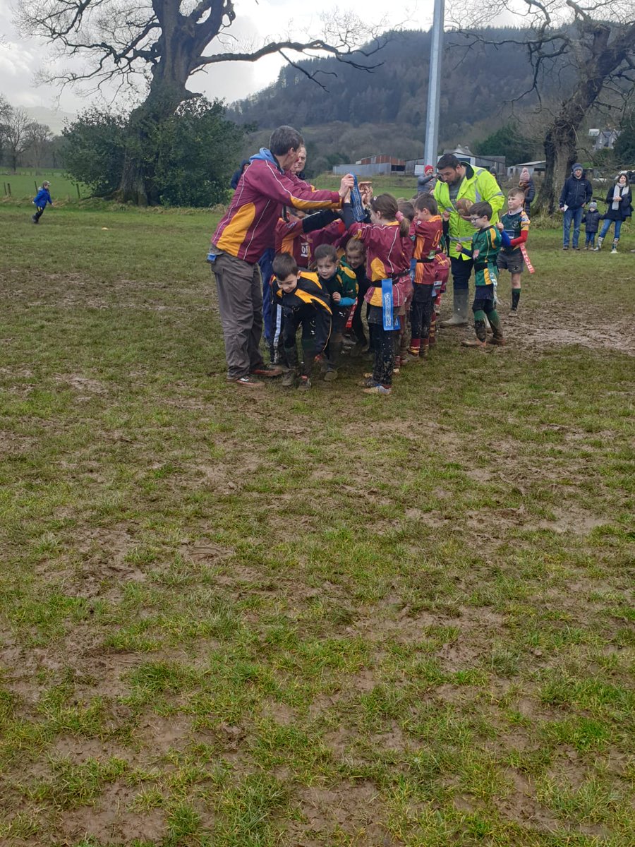 Adran Iau Nant Conwy tweet media
