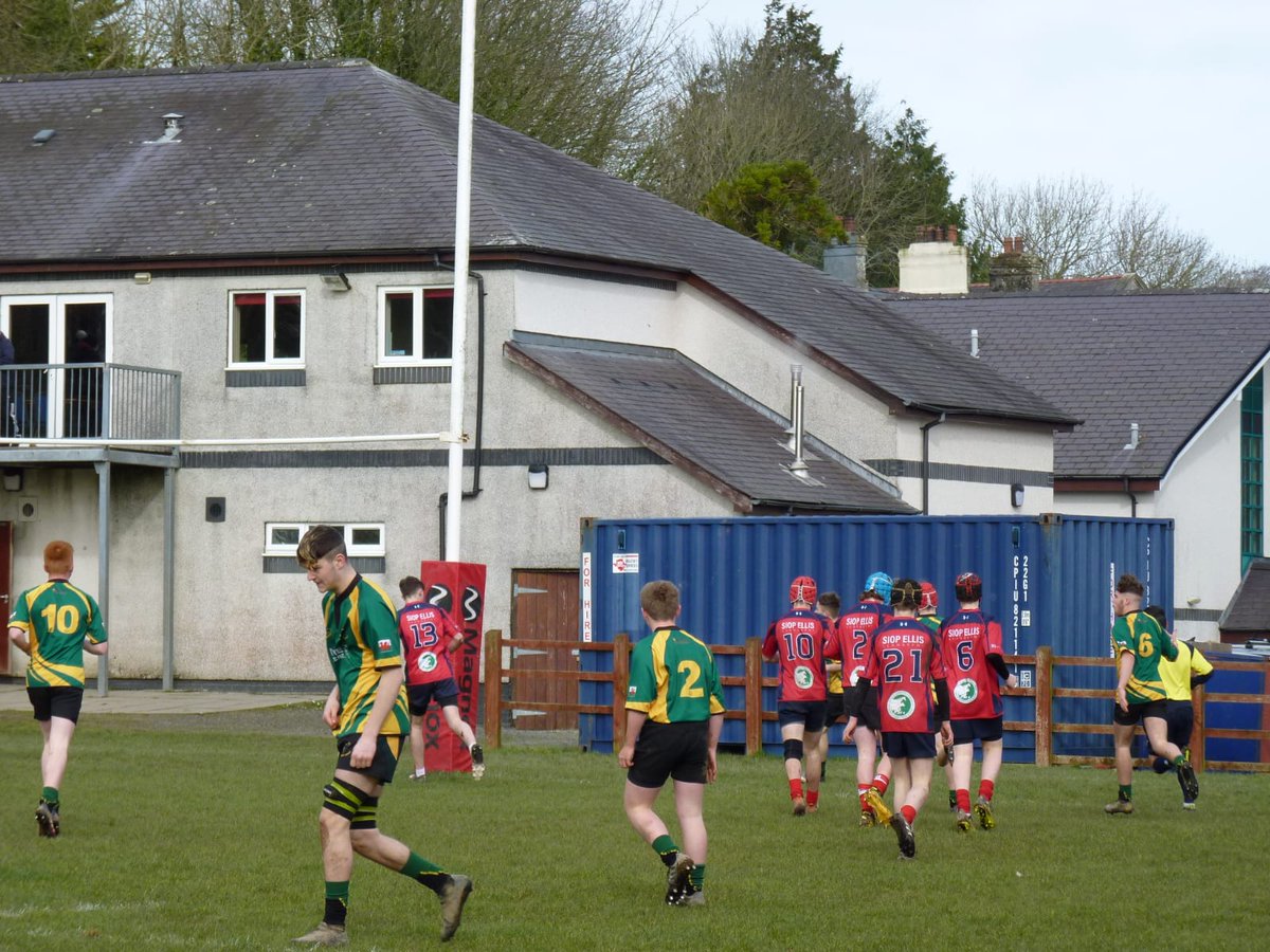 Adran Iau Nant Conwy tweet media