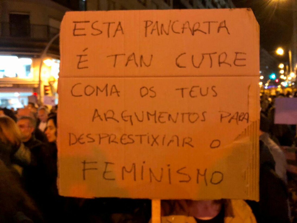 En_Marea's tweet photo. Rematamos o día agradecendo a todas as mulleres que ao longo do día de hoxe encheron as rúas do país de reivindicacións, ilusión, cánticos, e feminismo.....

Porque sen coidados non hai vida. Mudemos o sistema, derrubemos o patriarcado. 

Mañá seguimos!! Todos os días son #8M https://t.co/1B0difWFPd