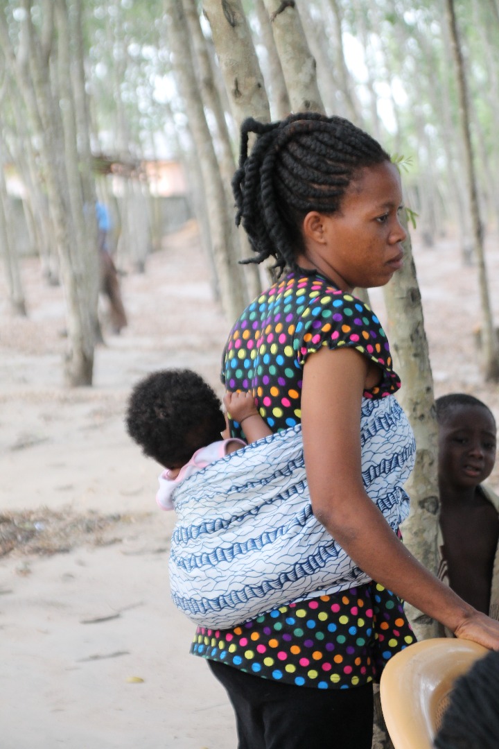 adepu_ong's tweet photo. En #Ghana, como en el resto del mundo, la mujer es el motor del país. Se dedican a abarcar todos los ámbitos, tanto los económicos como los del hogar.
.
.
Sigamos luchando por nuestros derechos.
.
.
¡FELIZ DÍA DE LA MUJER TRABAJADORA!👩🏿♥️
.
.
#compromisoUVa #PracticumGhana #8M https://t.co/SkXODmtnUR