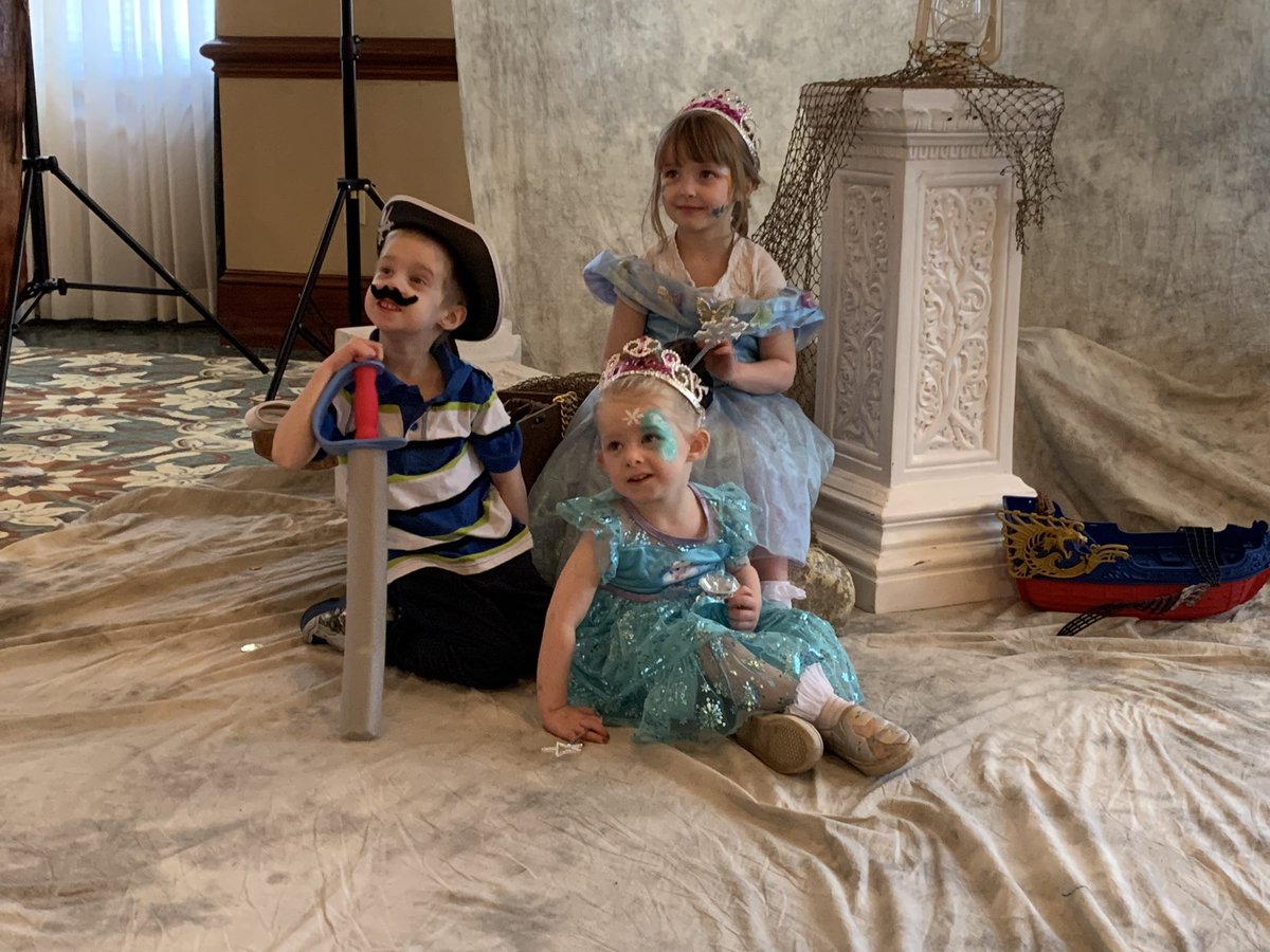 RichNye13's tweet photo. Some adorable cuteness at the #FlashesOfHope Pirates &amp; Princesses fundraiser. The organization brightens the lives of children with cancer through a national photography program, special events &amp; by investing in research. https://t.co/FBx1S1hjfB