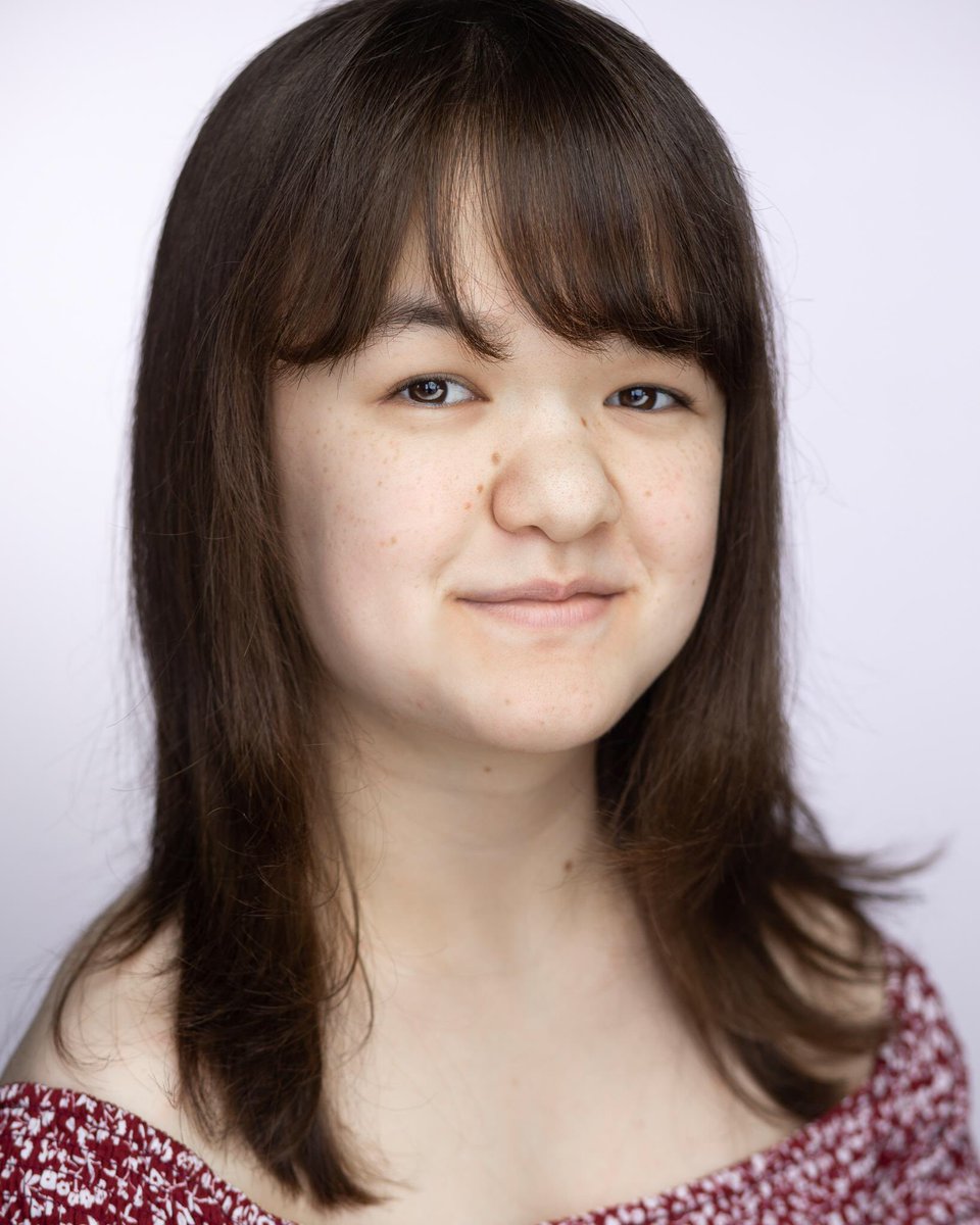 AnnetteTheHann's tweet photo. I hope everyone’s having a great Sunday and #internationalwomensday! Here’s a few new headshots (thanks to the lovely @JohnClarkPhoto) that were taken in January! https://t.co/10TxnrYHE6