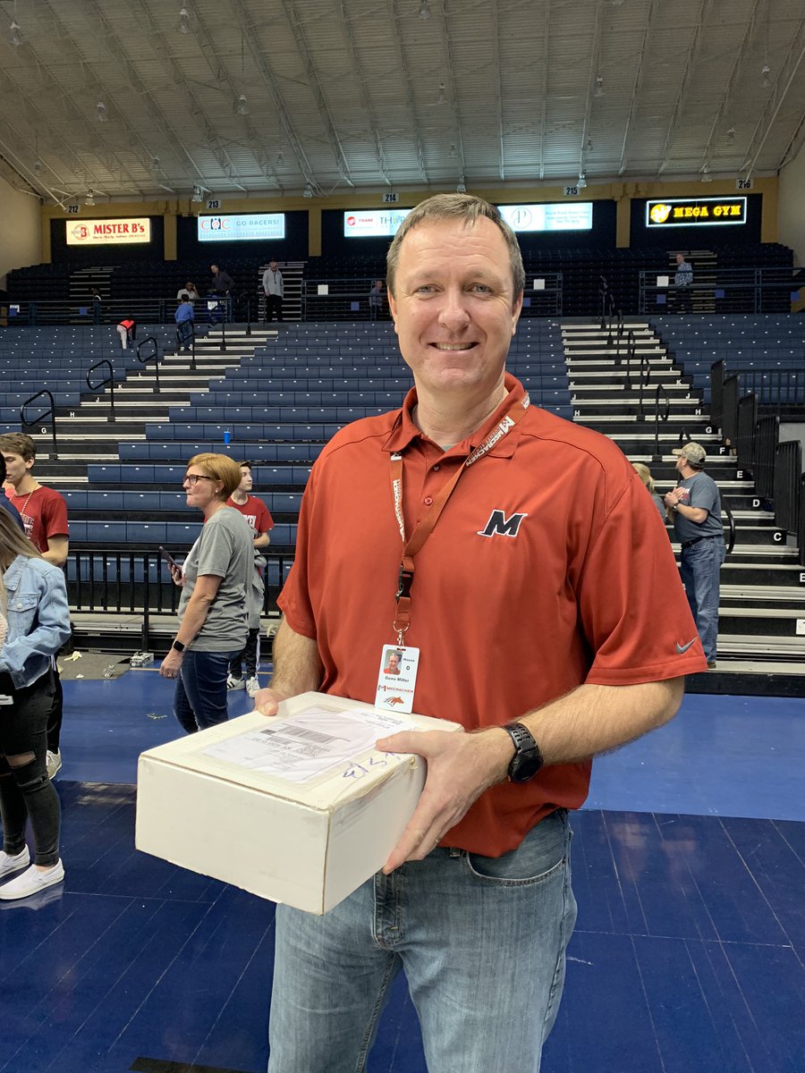 MCPSchools's tweet photo. @McCrackenCounty Athletic Director with our STATE TOURNAMENT tickets!! #McCrackenProud #Region1Champs https://t.co/JQzxljv1y5