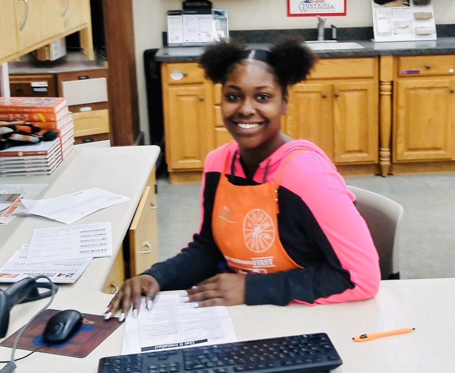 Whoa, Akima has been with us 4 days and got an HVAC lead by herself today!🔥🔥🔥... Wow!

#TripleNickel #TheHomeDepot #Store0555 #ServeUpServices