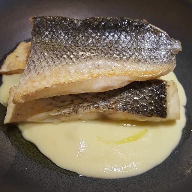 comer_con_gusto's tweet photo. Lomos de lubina sobre una salsa de puerros @restaurante_lasllaves.
.
.
#restaurantelasllaves #restaurantesguadalajara #marchamalo @ViveLasLlaves https://t.co/mWfKVr5lid https://t.co/x83yCH5nLD