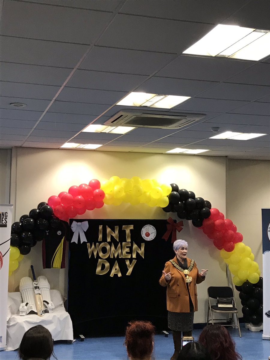 LordMayorBD's tweet photo. The Lord Mayor giving an inspirational speech at the Bradford Park Avenue Ladies IWD event this evening @BpalCricket https://t.co/QvcgKAi4LF