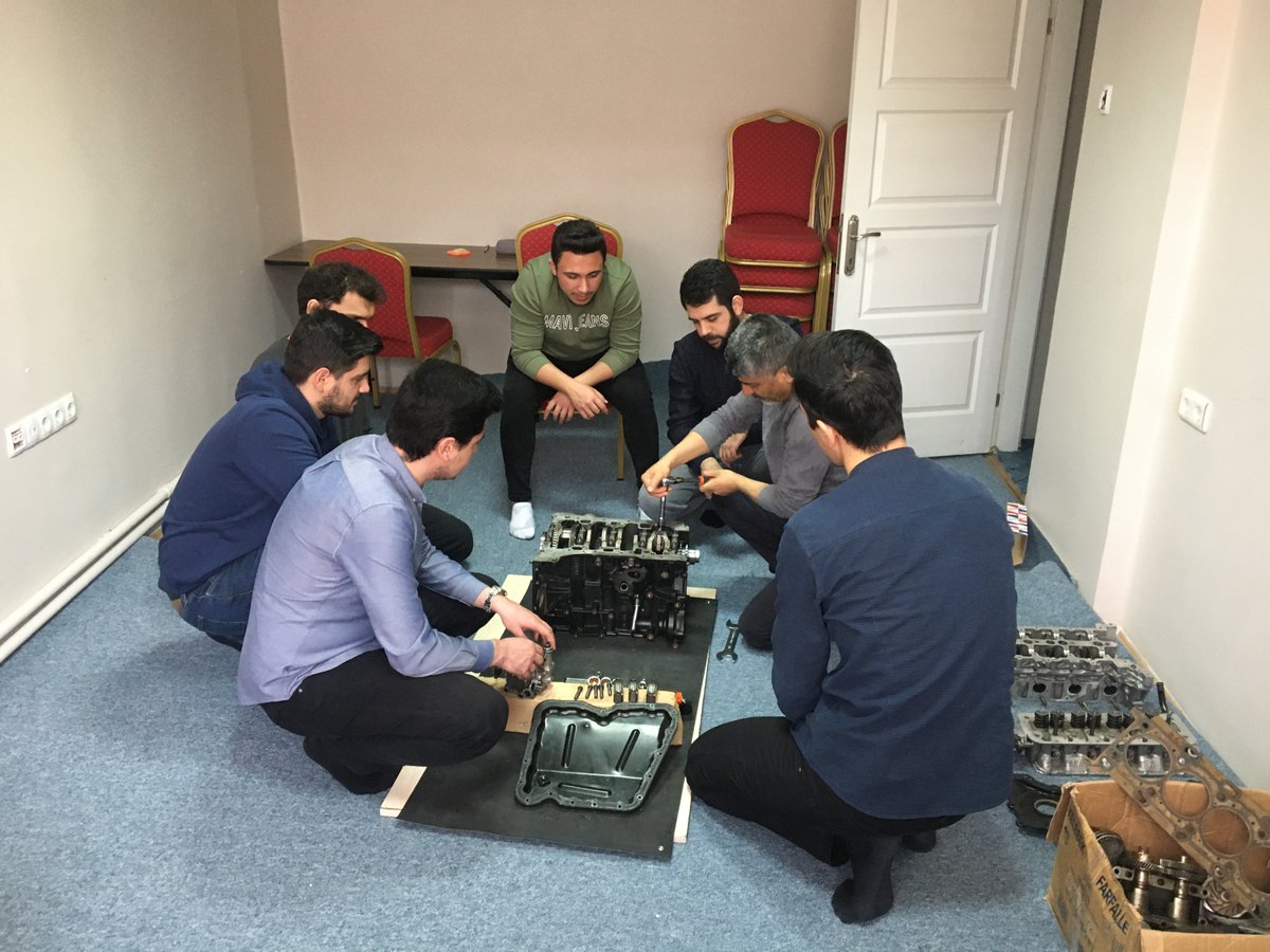 mimcemuhder's tweet photo. 2 günlük Uygulamalı Pistonlu Motorlar eğitimimizi gerçekleştirdik.
#motor #pistonlu #ankara #mühendislik #mühendis #egitim #türkiye https://t.co/orER6ce91Y