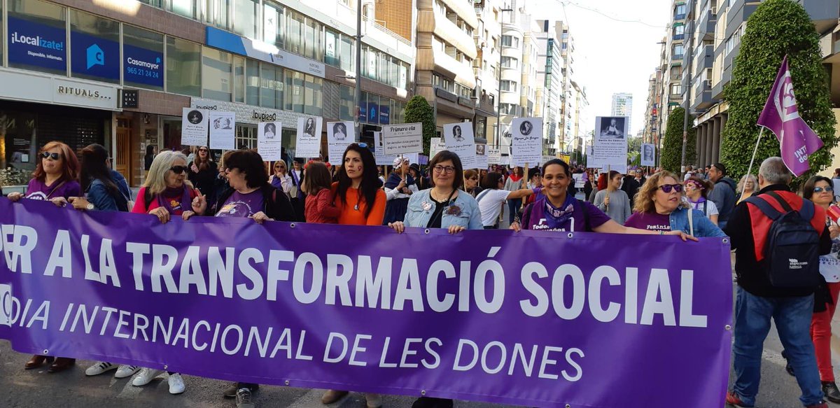 rafacliment_'s tweet photo. Seràs aquella que vulgues ser.
Ni un pas enrere en la igualtat.
Dia Internacional de la Dona #8M
#vullsercom https://t.co/c6W4K27njv