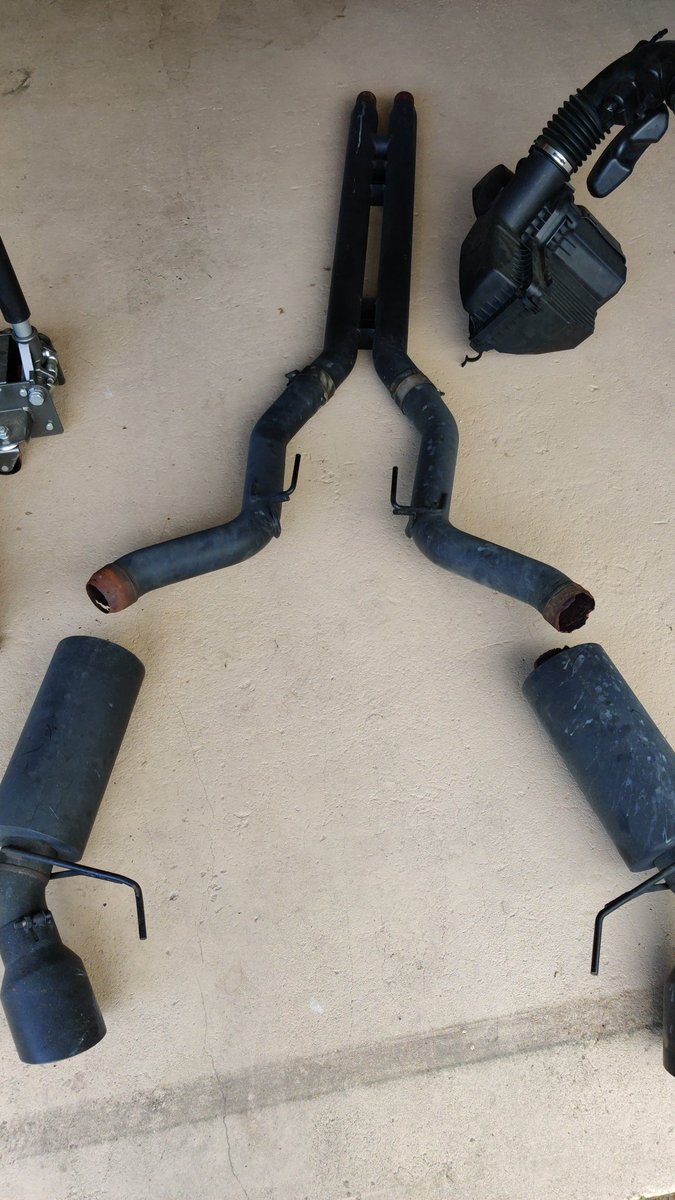 KyleTheGoldfish's tweet photo. @MBRPexhaust what kind of crap is this. Owned them for a year and 1/2 and the mufflers rust off on both sides..... Smdh #CrappyProduct https://t.co/nqqMYrFTj4