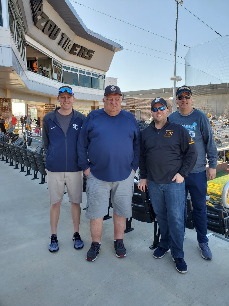 SCHSsoftball1's tweet image. Coaching staff reunion for some Mizzou Tiger softball. #1ness #AlwaysaPirate