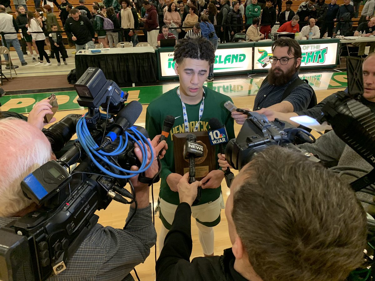 HendrickenHawks's tweet photo. Congratulations to Varsity Basketball on their Division I Championship win this afternoon over North Kingstown! 

The Hawks, led by Sebastian Thomas ‘21, grinded out a thrilling come-from-behind win in the waning minutes of the game. 

Now, onto the state tourney!

#BeGreatToday https://t.co/G3QetDynql
