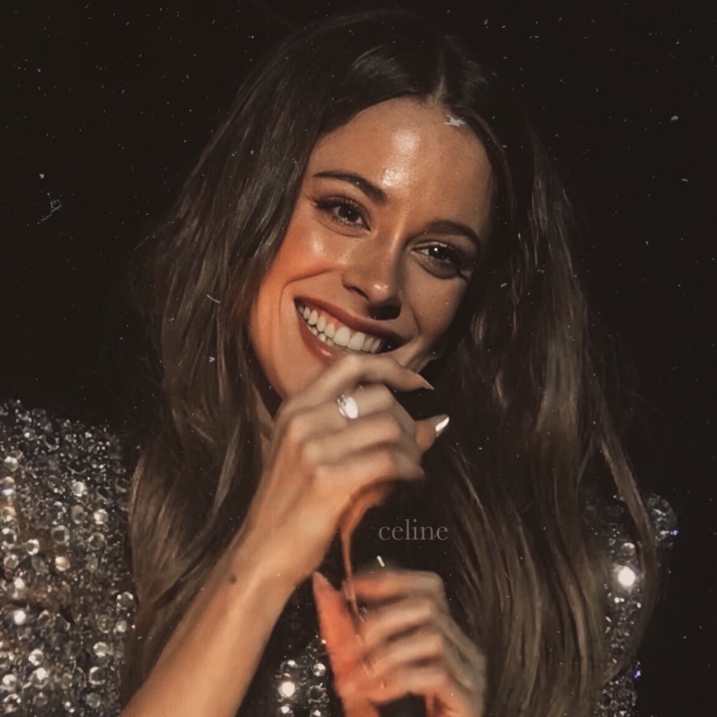 solistastoessel's tweet photo. tu sonrisa es capaz de iluminar hasta mis días más grises https://t.co/JDlbtqEOIU