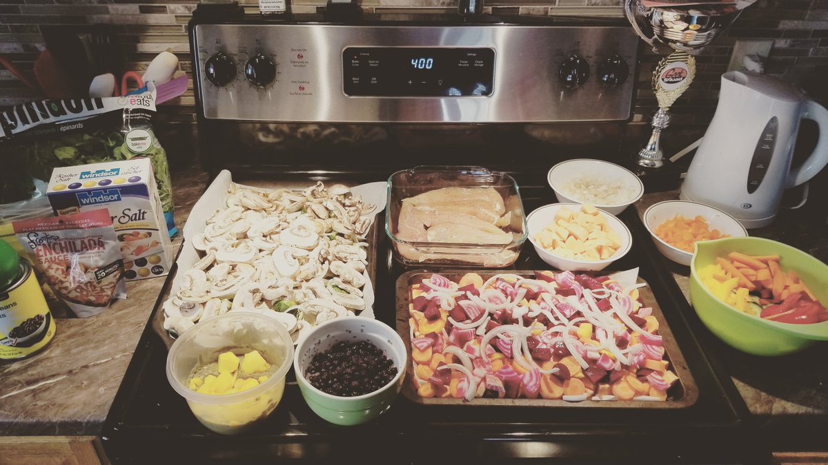 Gambino62's tweet photo. Fail to prepare? Prepare to fail. #sundayfunday #prepday #cleaneating #grassfedgorilla #mostlyvegan #dadlife #dadbod #majorfitnesschallenge #discoverfitness #food https://t.co/yGqb2ocFp9