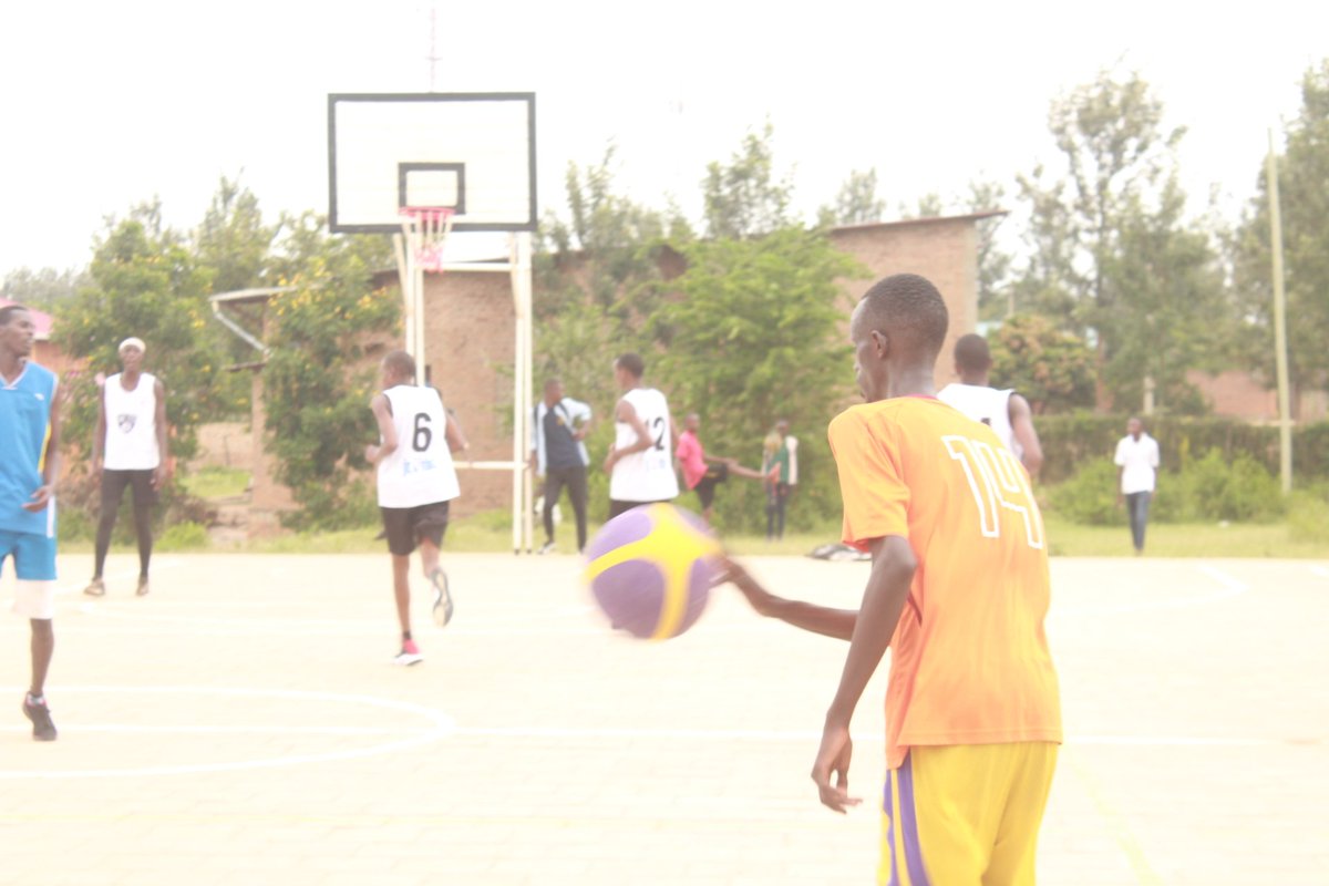 coach_mandera's tweet photo. @SchoolSportsRW kagame cup 2020 matimba sector/ @NyagatareDistr basketball final results:
Girls:
kagitumba high school:20
Cleveland technical school:00
Boys:
Kagitumba high school: 26
Cleveland technical school:14
#tothenextround
#thisiswhywecoach🇷🇼🏀 https://t.co/owEXSzsWrg