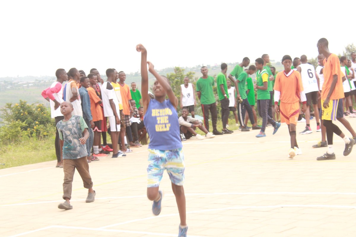 coach_mandera's tweet photo. @SchoolSportsRW kagame cup 2020 matimba sector/ @NyagatareDistr basketball final results:
Girls:
kagitumba high school:20
Cleveland technical school:00
Boys:
Kagitumba high school: 26
Cleveland technical school:14
#tothenextround
#thisiswhywecoach🇷🇼🏀 https://t.co/owEXSzsWrg