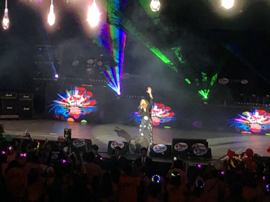 SiempreOye897's tweet photo. Presente en el escenario de @Oye897 @AuditorioMx @SoSofiaReyes #ElPadreDeTodosLosEventos2020 @SiempreOye897 #ManadaBlue https://t.co/mMj037Q5zI