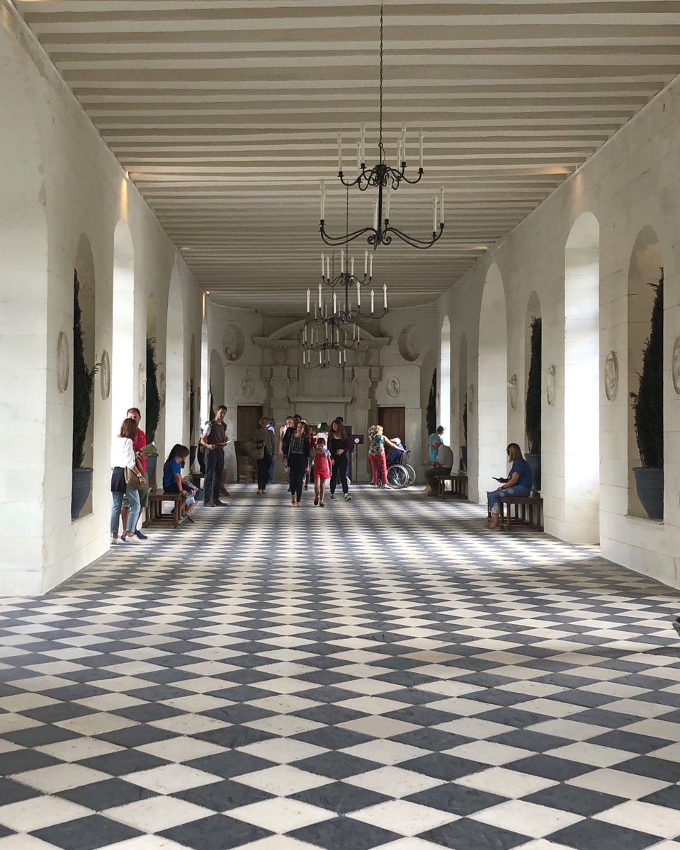 AudiovisuelN's tweet photo. En l’honneur de la #JourneeInternationaleDesDroitsDesFemmes, voici quelques images du Château Des Dames, entièrement pensée par des Femmes et qui lui aussi connait des innovations audiovisuelles avec son audioguide #chateau #innovation #audiovisuelle #femme https://t.co/tNsL1HfPty