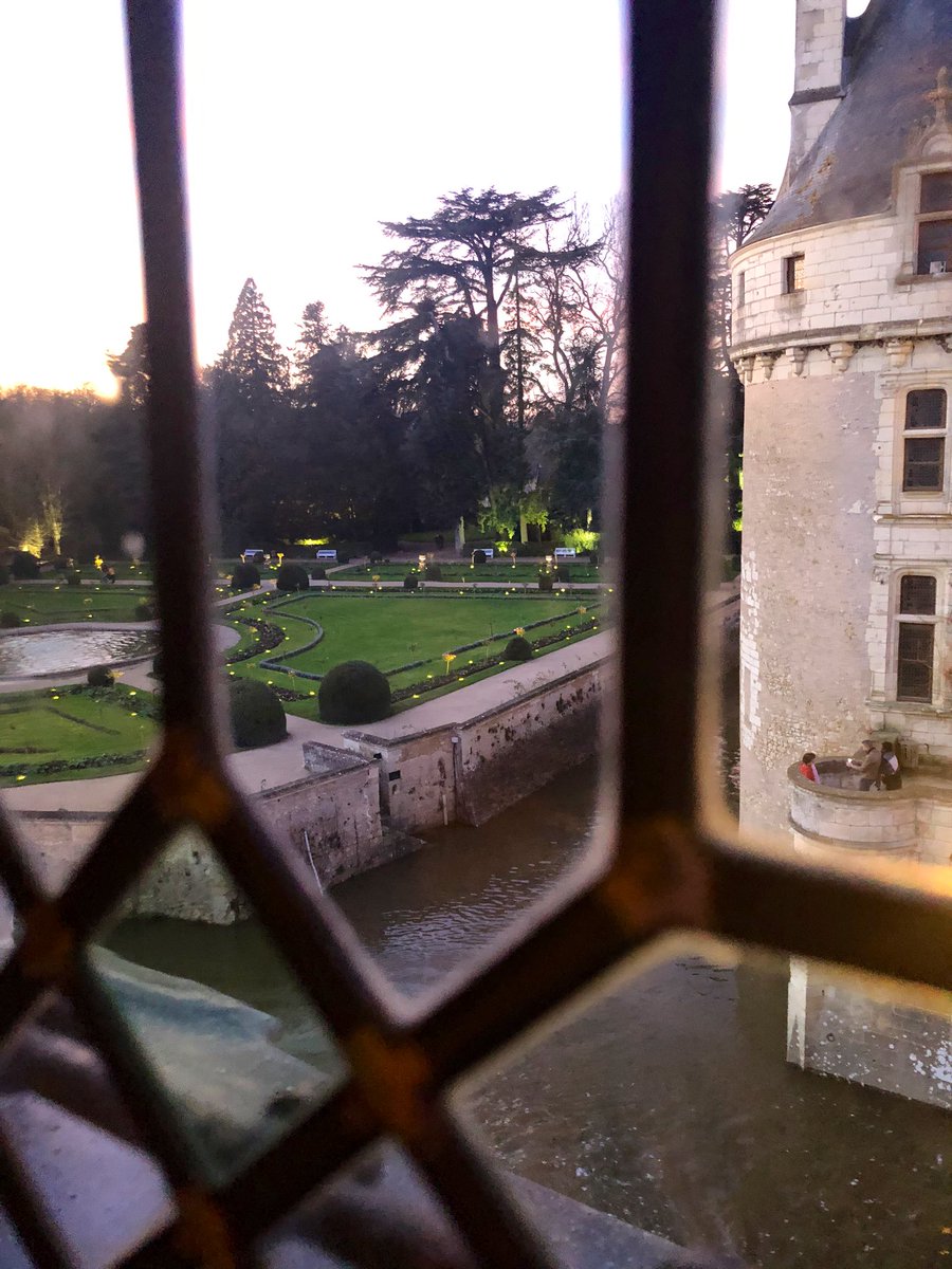 AudiovisuelN's tweet photo. En l’honneur de la #JourneeInternationaleDesDroitsDesFemmes, voici quelques images du Château Des Dames, entièrement pensée par des Femmes et qui lui aussi connait des innovations audiovisuelles avec son audioguide #chateau #innovation #audiovisuelle #femme https://t.co/tNsL1HfPty