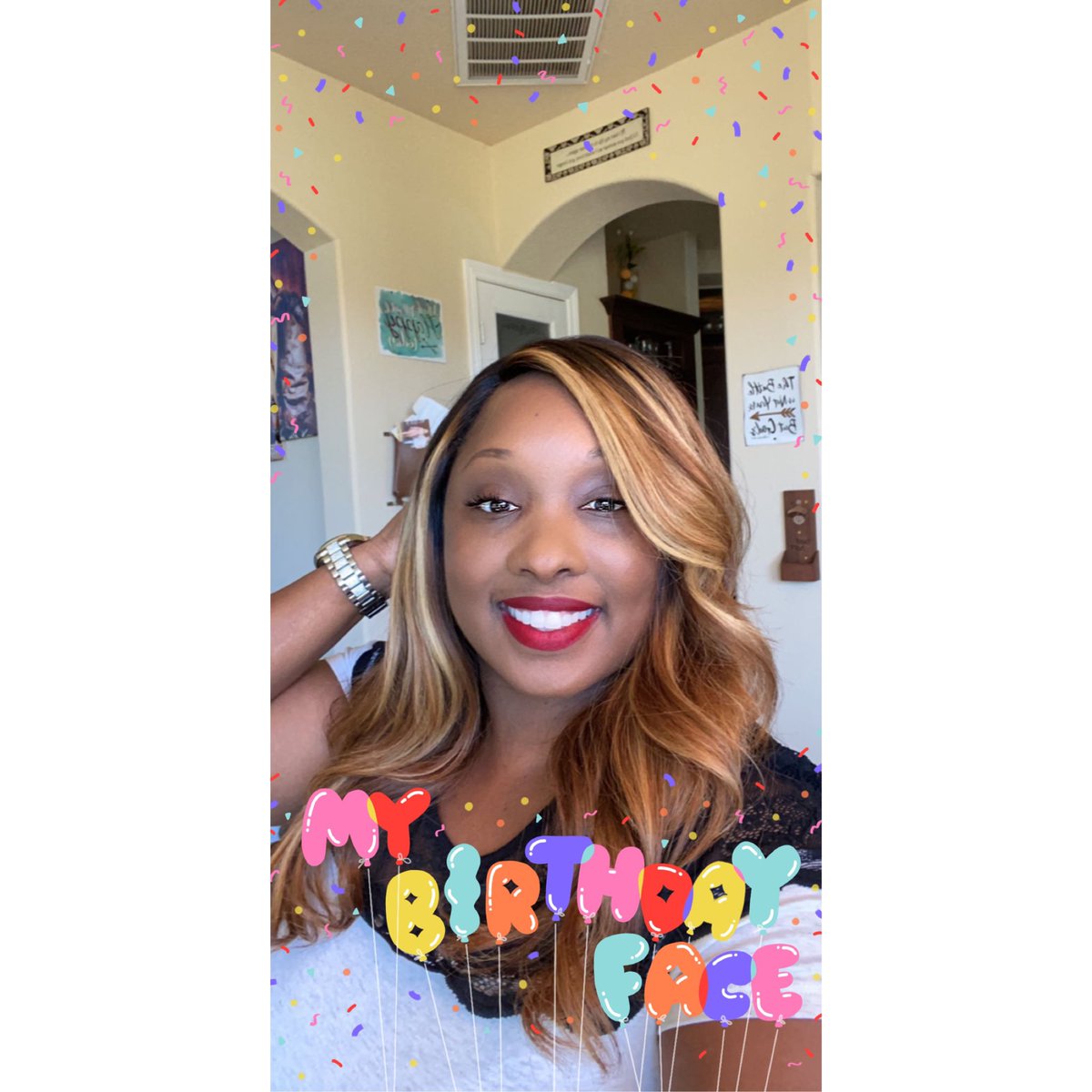 MeDavena's tweet photo. This is #age44 #BlackGirlMagic #melaninpoppin https://t.co/2niu58n4Dm