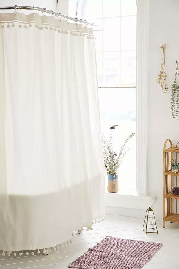 lbryantrealtor's tweet photo. A shower curtain with texture can be a game-changer in a #bathroom. #homestyle  https://t.co/TiGHc5DyKF https://t.co/MD32xbv5D1