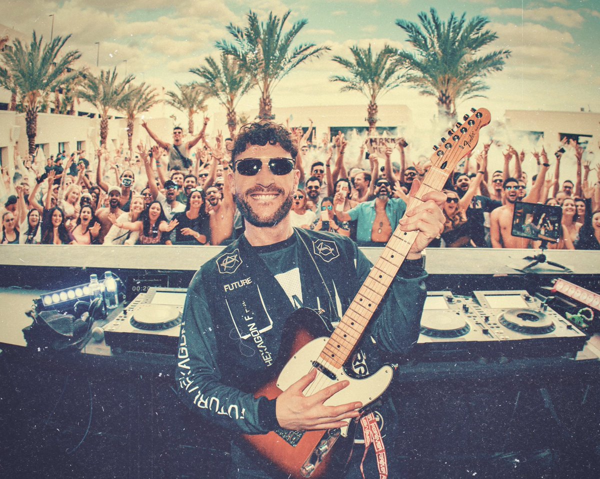 DonDiablo's tweet photo. Stay safe kids! Just survived a crazy week of shows all over America 🙏🏻🇺🇸✈️ LA, Las Vegas, Boston, Chicago, Foxwoods &amp; Miami: much ❤️ #TourLife https://t.co/fLE373yIh0