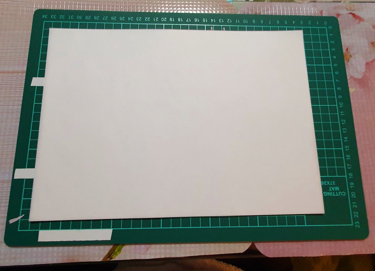 𝚗𝚊𝚘𝚖𝚒𝚗 文鳥イラストレーター作家 重ね貼りした袋 続けて両面テープを剥がす また上側に両面テープを貼って剥がして さっきの様に繰り返し重ね貼りを10枚繰り返す 10枚の袋がくっついた状態が完成 開けてみると蛇腹袋10ポケットの完成