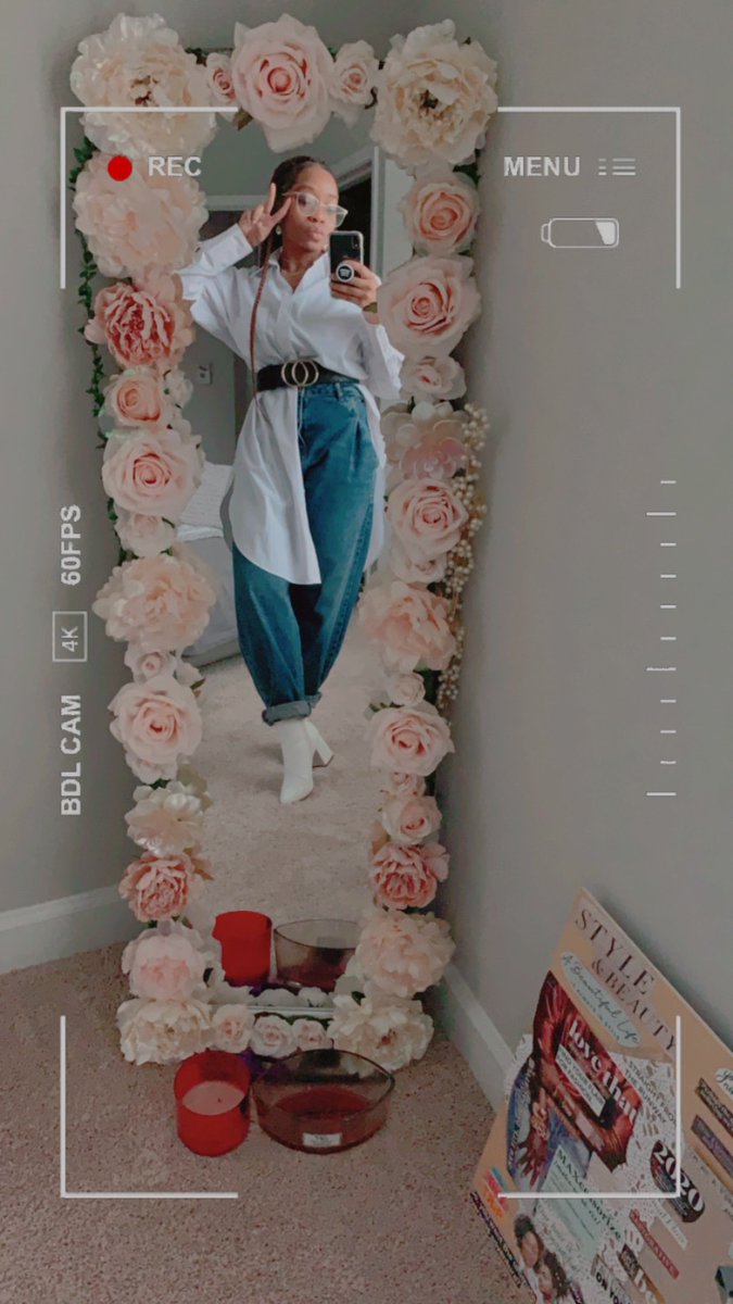 Alohaniqua's tweet image. I‘m really proud of this fit from my panel Friday night. God really inspired me with a whole new fashion sense over the past 2 years as I overcame depression. Now I love getting dressed up and putting fits together. 🖤✨ #HeIsAble