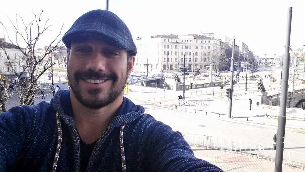 JoelSepelJOELSE's tweet photo. #Sofia🇧🇬 #SofiaBulgaria #JoelSepelnSofia #JoeleSepelInSofia #A #ItalianShowMan #JoeleSepel #JoelSe #joelsepel #crumblenot #RockAnimalOfTheShow🎤 #RockShowMan #cn #esserebendotato #guarinogiuseppe #rocketqueen
https://t.co/Z8PyJyV0T5 https://t.co/DfkgbuiPlm
https://t.co/0FBymV8Rg3 https://t.co/eTEexoGs6Z
