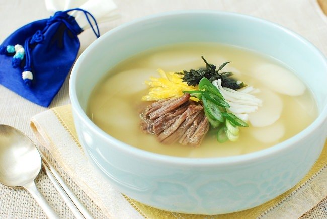 'Tteokguk has different seasoning depending on the region you're in, but Jin's tteokguk was really good!'* tteokguk = rice cake soup(S Cawaii! Magazine May 2018)cr: chocojjinpang_vtrans: szkvr