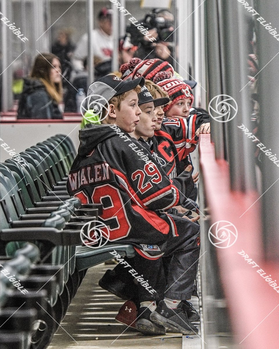 Draft_Eligible's tweet photo. 08Mar2020 - #minormidgetaaa showcase wrapped up earlier today. @HometownHockey @UnderArmour #RedHats - Host @QuinteRedDevil win #OMHA  Championship over the @OshawaGens2004.  More in-game pics to follow shortly and can be seen at https://t.co/wjAP0Xcv0c #OHLCup #ohldraft2020 https://t.co/u6b9Pm9lD8