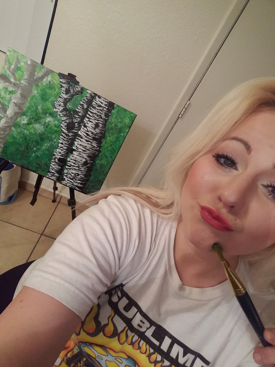 JaiceeJames's tweet photo. Who thinks I should paint for a show, could be fun, could be messy? #acrylicpainting #pornpainting #milf #curvyconfidence #LiveStreaming #creativewomen #chaturbate #cammodel #charcoaldrawing #oilpainting #paintpouringporn https://t.co/5RUz08q9Y3