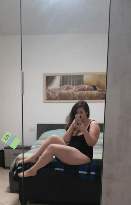 Buona notte porcelli  Ci vediamo domani e ricordatevi di iscrivervi su pornhub  e entrate nel mio canale<a href="/tag/slave"class="tags"><span>#slave</span></a><a href="/tag/adorazione"class="tags"><span>#adorazione</span></a>