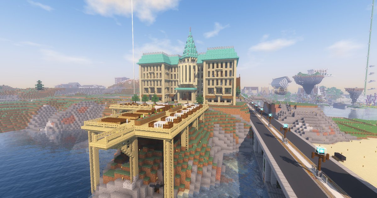 roro0218_'s tweet photo. #まみや鯖　＃洋風建築　＃マインクラフト　＃ホテル　街にホテルぽいものを建築中です。テラスレストランを備えたホテルとなります！内装と窓貼りがまだですが、後々やっていきます～。 https://t.co/zY0SwEJobd