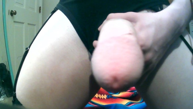2 pic. dick pics with my webcam #gay #gayporn #nsfw #dickpics #twink #femboy https://t.co/YfH2PKRi5P