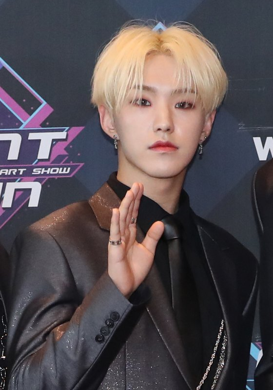 theseoulstory's tweet image. SEVENTEEN Hoshi has made a donation of 50 million won without the knowledge of Pledis in hopes to aid the underprivileged and to support medical staff and volunteers during the Coronavirus outbreak
Source: entertain.naver.com/now/read?oid=2… @pledis_17
